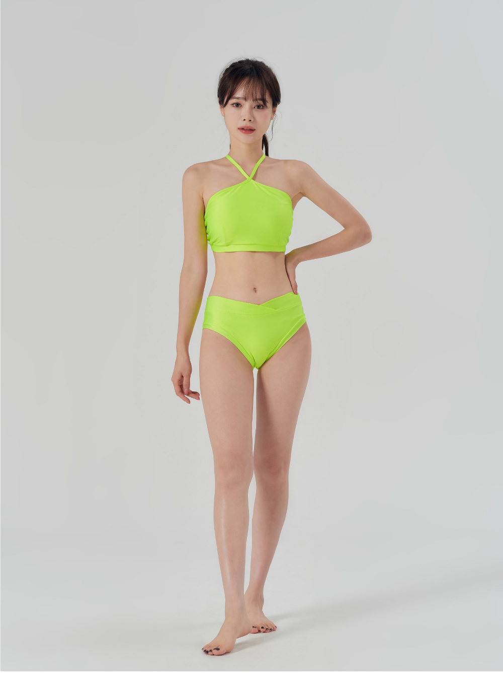 Swimsuit/Underwear Model Wearing Image-S1L2